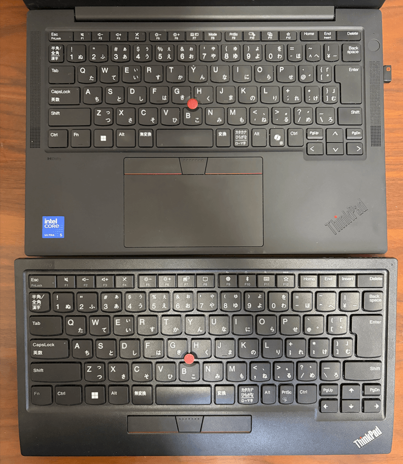ThinkPad X13 Gen 6とトラックポイント キーボードIIのキーボードを並べて比較